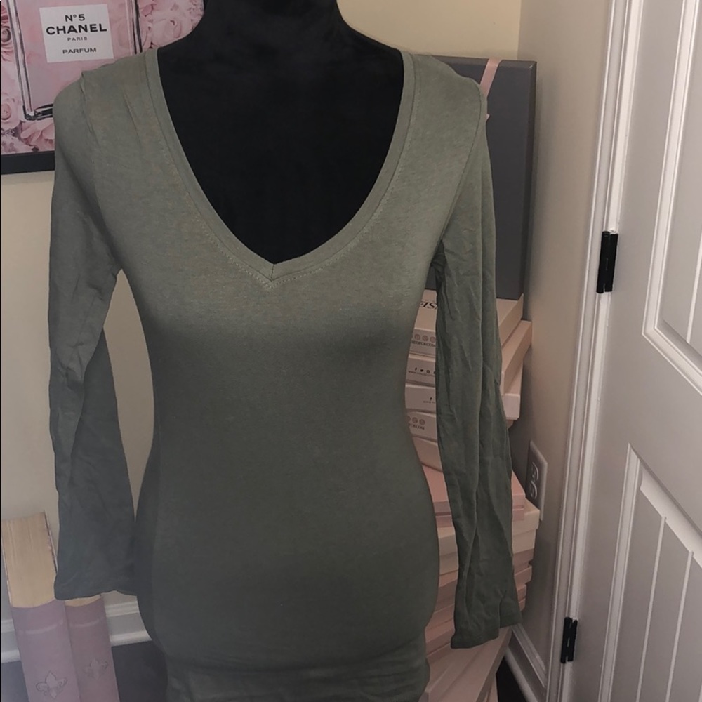 Women’s long sleeve tshirt